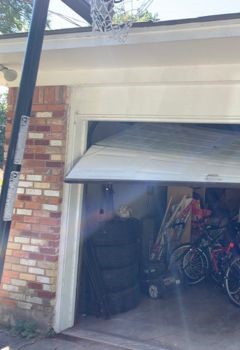 Garage Door Off Track Repair in Lynnwood WA
