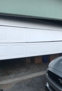 Garage Door Off Track Service Steilacoom